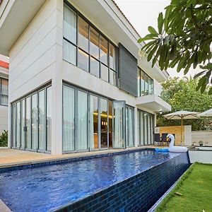 Four-Bedroom Villa Private Pool